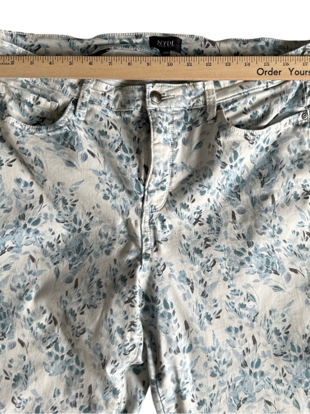 NYDJ Lift Tuck Denim Jeans Capri Women Plus 18W Blue White Floral Stretch Cuff - Picture 9 of 15